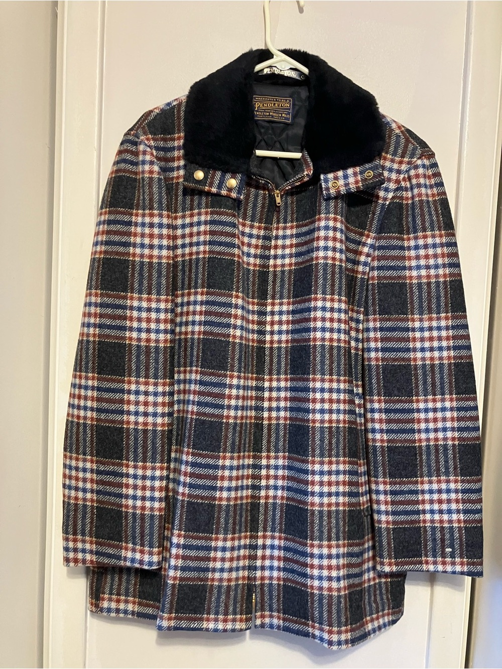 VINTAGE PENDLETON MENS PLAID FULL ZIP CAR COAT EXCELLENT!! Size M-L 23”